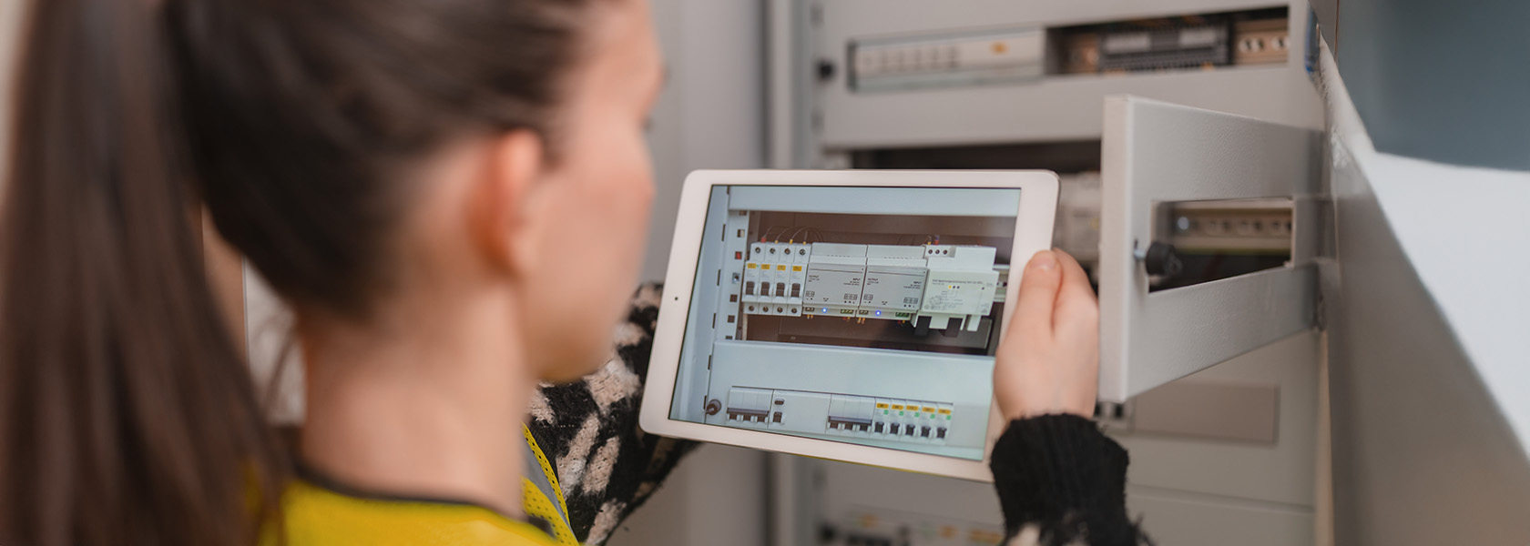 HTSW GmbH – Elektrotechniker